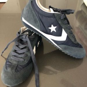 Converse sneakers size 9
